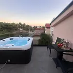 아파트 Asa With Private Jacuzzi 비르