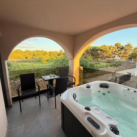 Asa With Private Jacuzzi * ויר