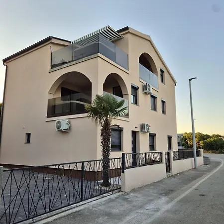 Asa Otok Appartamento *