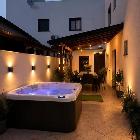 Apartman Asa With Private Jacuzzi *