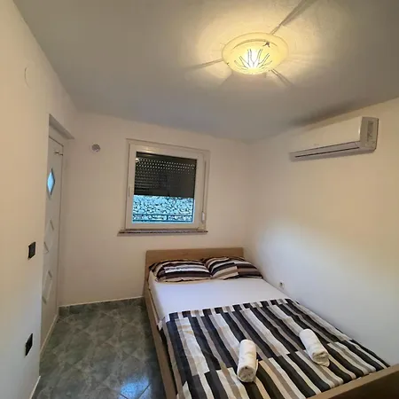 Asa With Private Jacuzzi Apartment